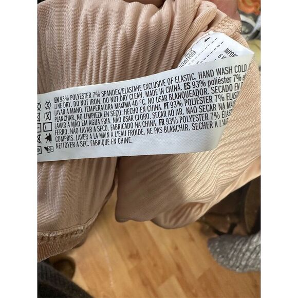 Forever 21 Womens Blouse  XL Beige Velvet  Button-Up Collared Relaxed Cropped - Picture 6 of 9